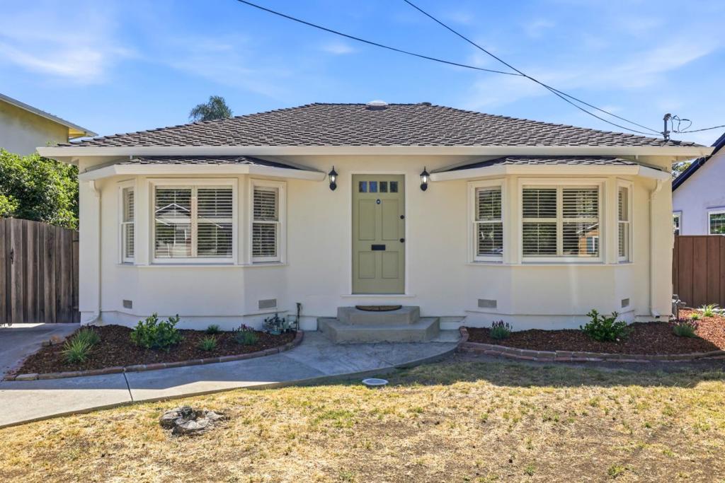1845 Coastland Avenue Property Photo 1