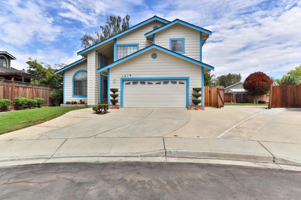 1219 Willow Court Property Photo 1
