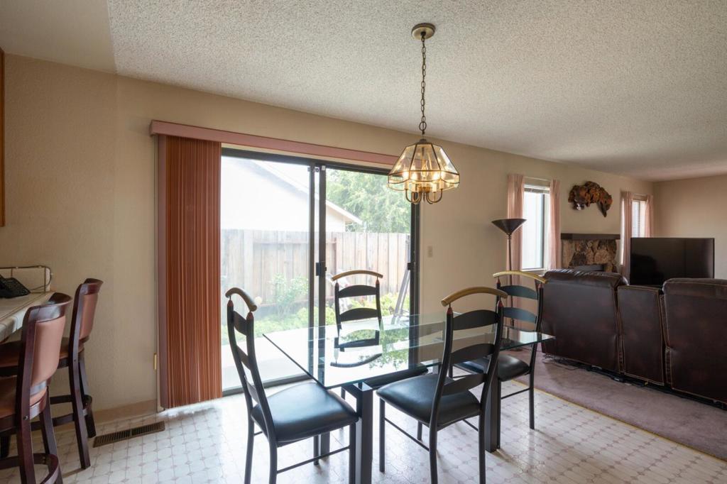 1219 Willow Court Property Photo 18