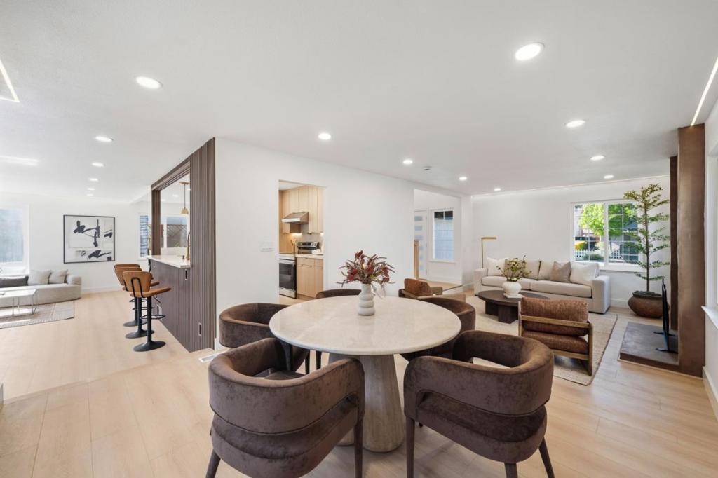 386 Curie Drive Property Photo 10