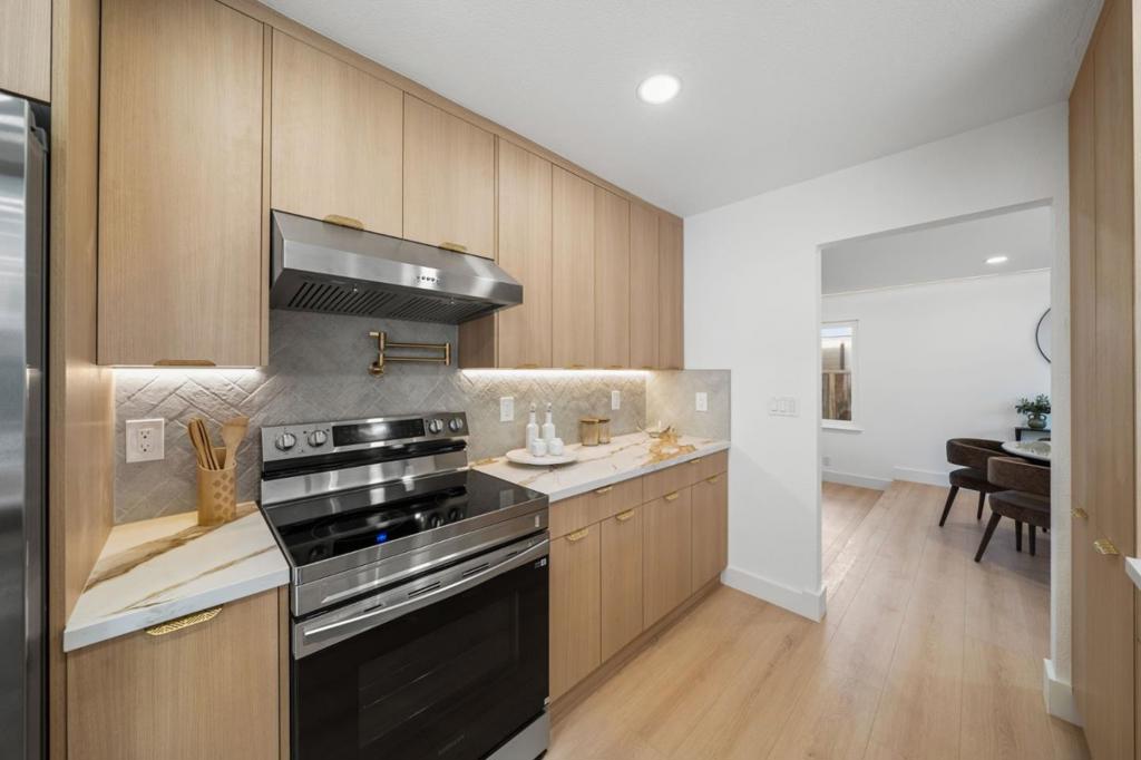 386 Curie Drive Property Photo 14