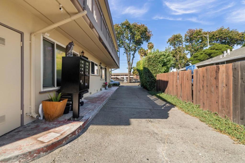 1451 N 1st Street Property Photo 8