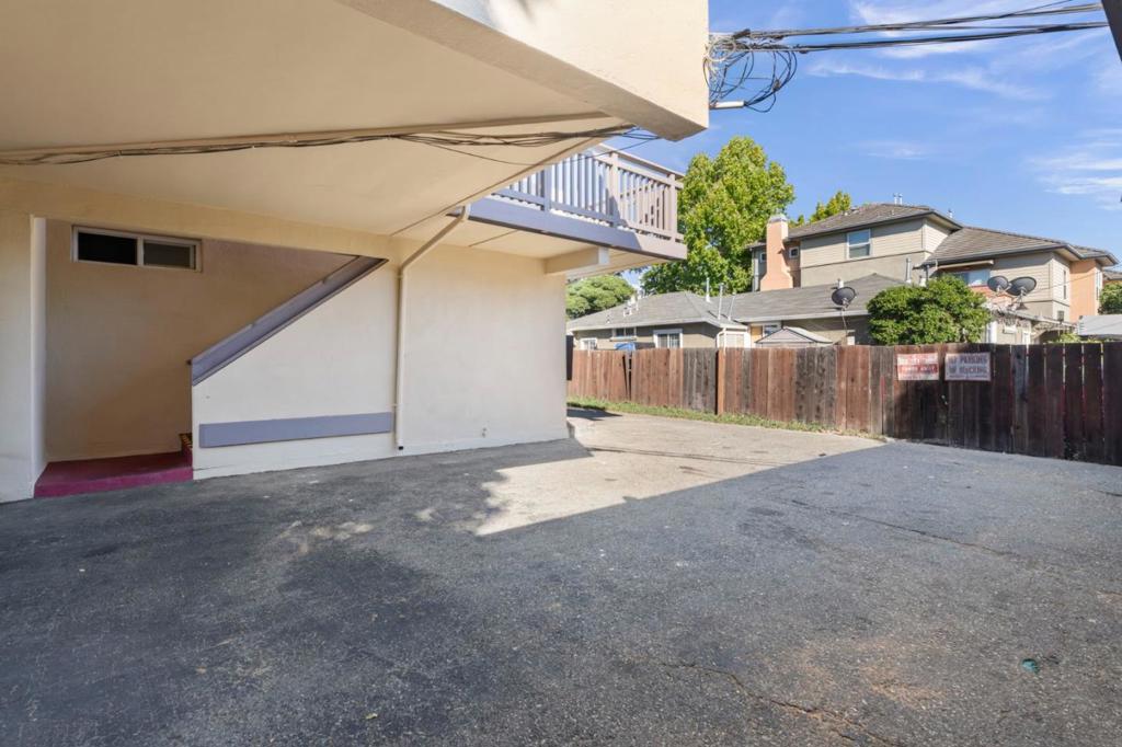 1451 N 1st Street Property Photo 10