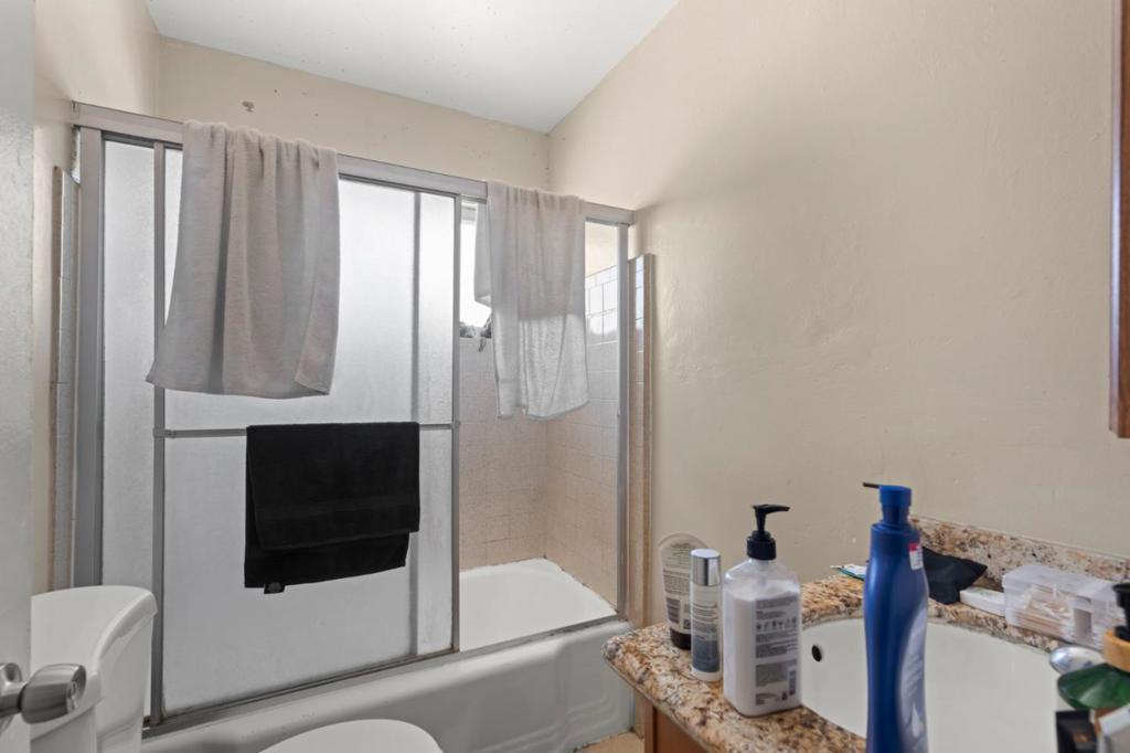 1451 N 1st Street Property Photo 16