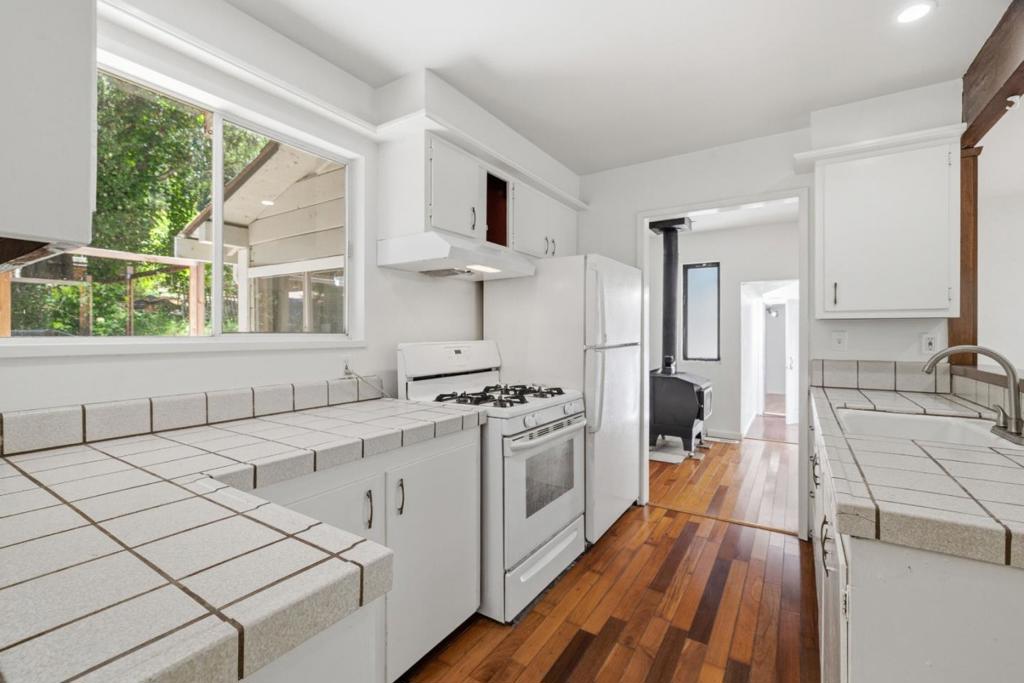 12489 Coleman Avenue Property Photo 8