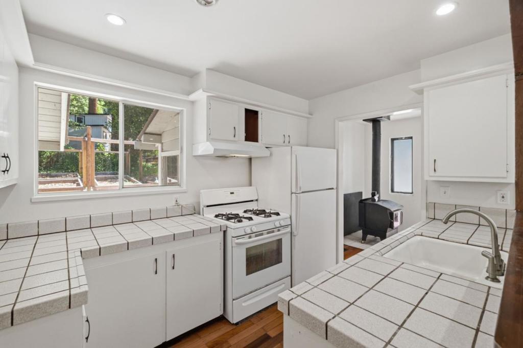 12489 Coleman Avenue Property Photo 12