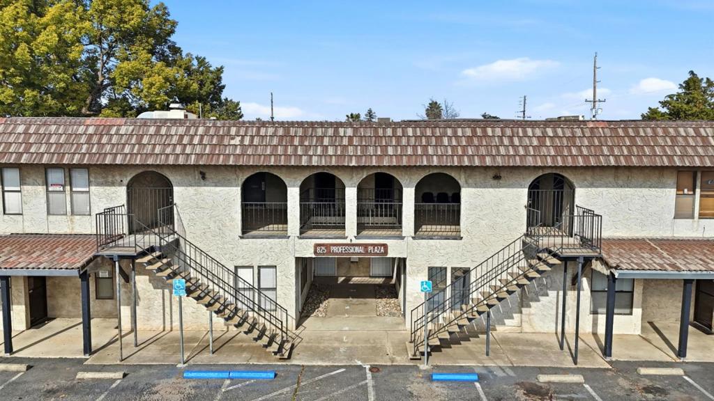 825 9th Street Property Photo 3