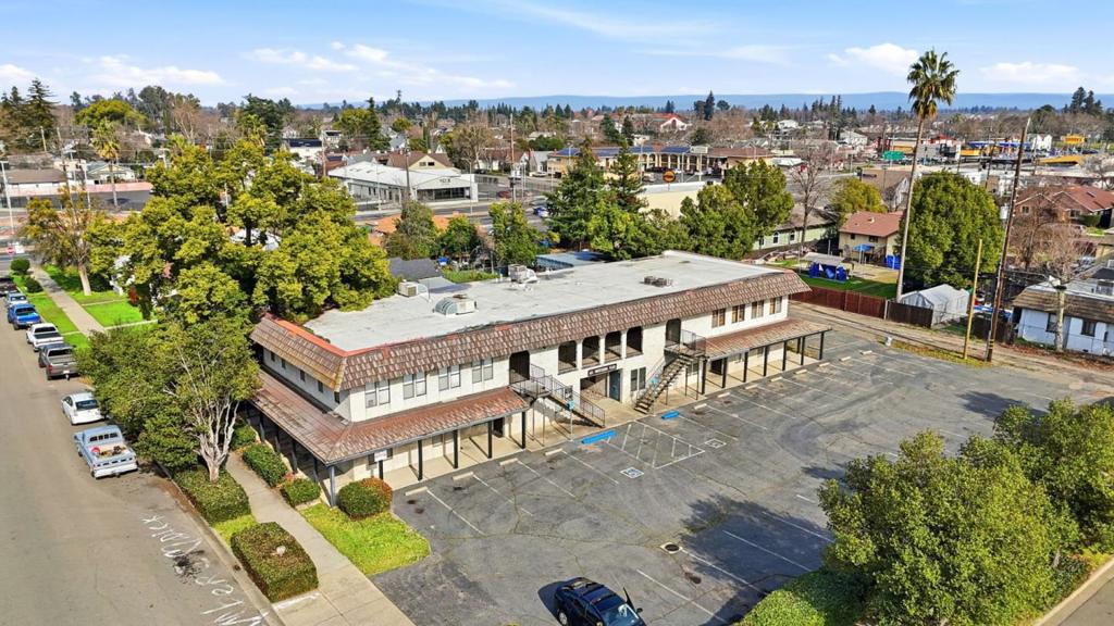 825 9th Street Property Photo 4