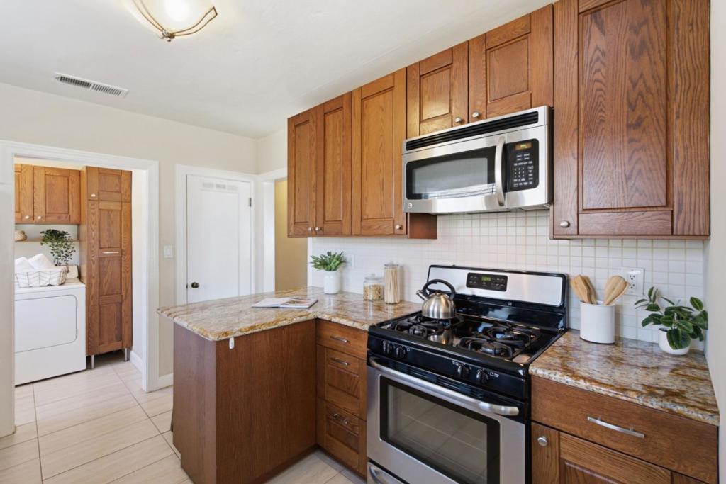2268 Maywood Avenue Property Photo 13