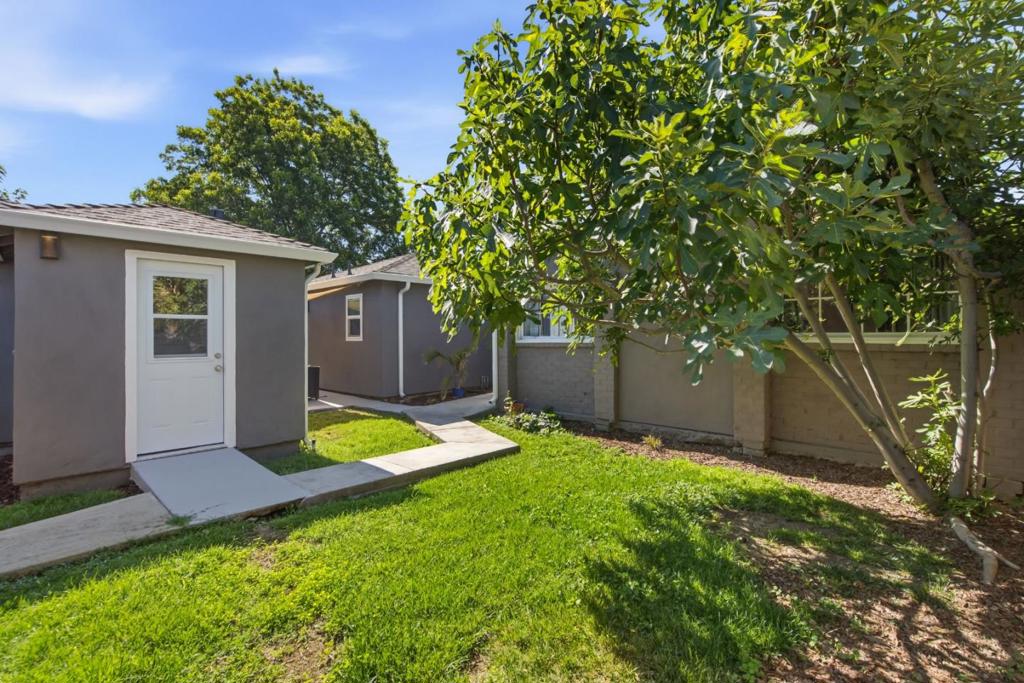 2268 Maywood Avenue Property Photo 64