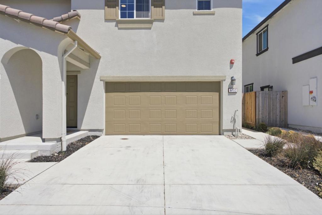 9192 Wickham Court Property Photo 6