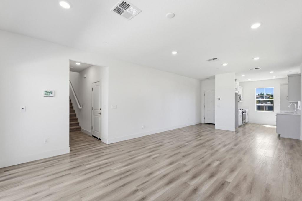 9192 Wickham Court Property Photo 8