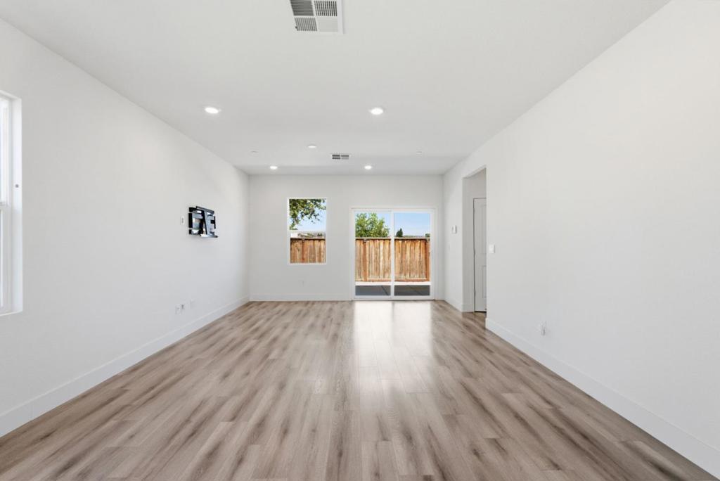9192 Wickham Court Property Photo 10