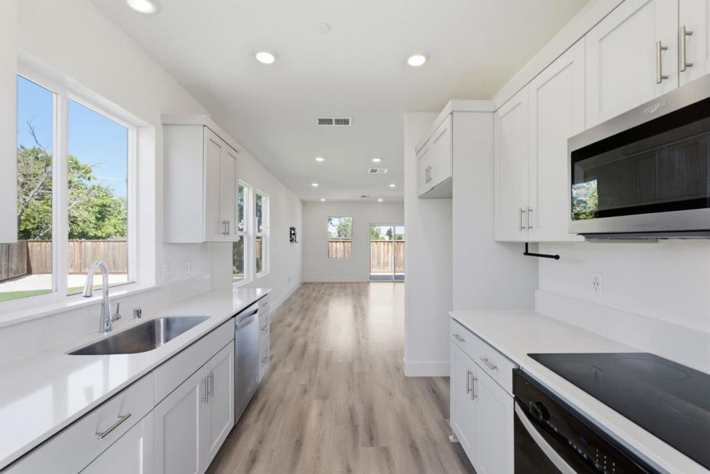 9192 Wickham Court Property Photo 11