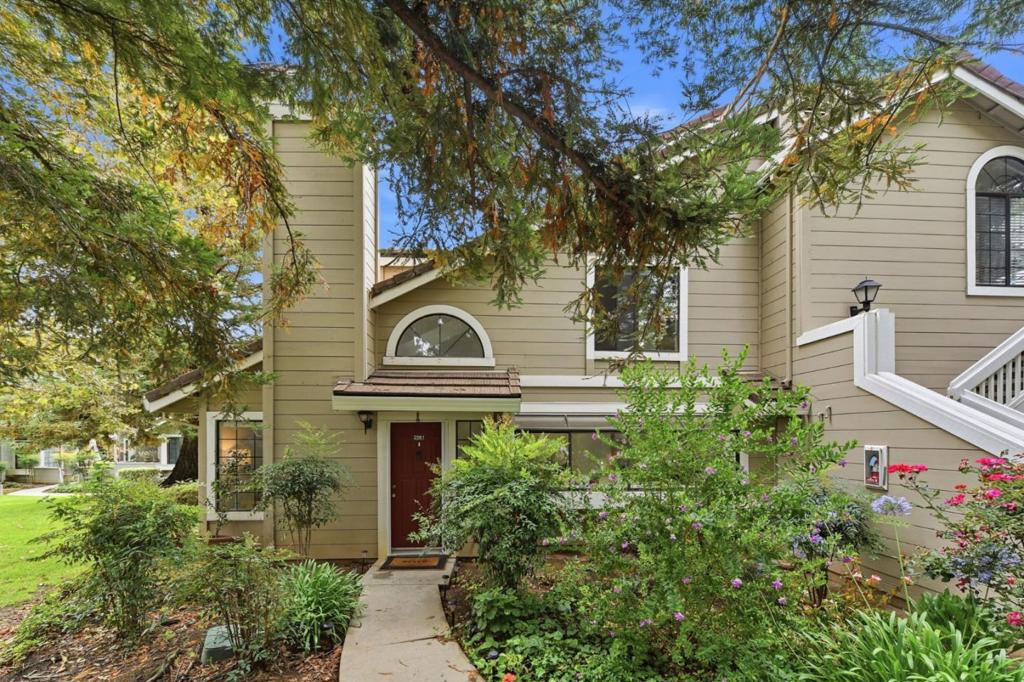 2561 Yerba Bank Property Photo 1