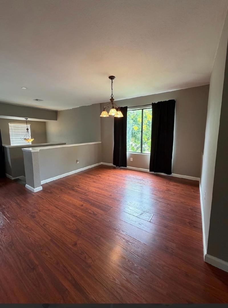 1635 W Swain Road Property Photo 4