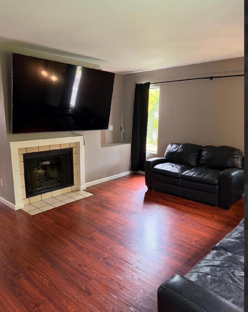 1635 W Swain Road Property Photo 5