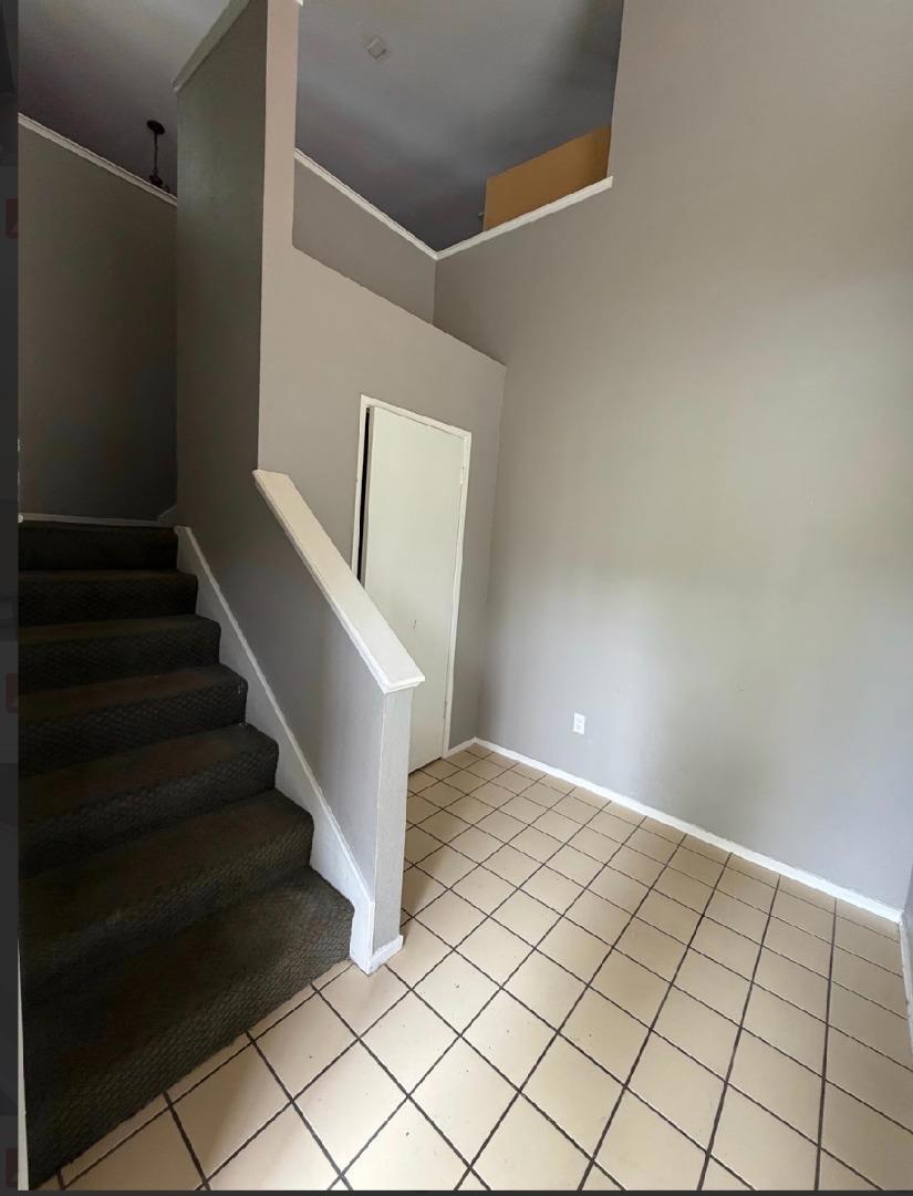 1635 W Swain Road Property Photo 12