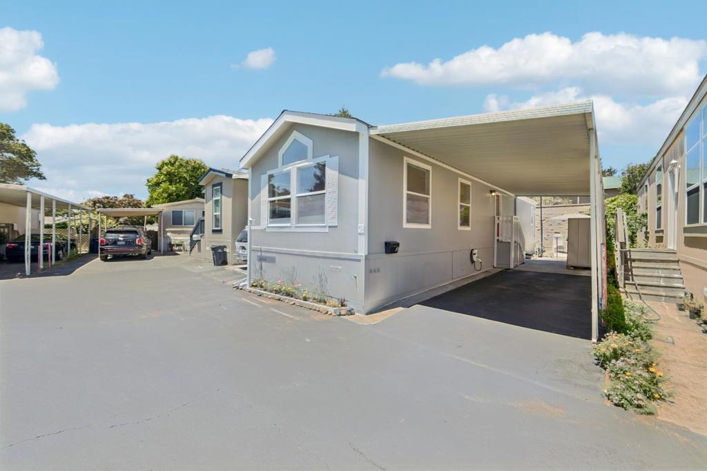 930 Rosedale Avenue 2 Property Photo 3