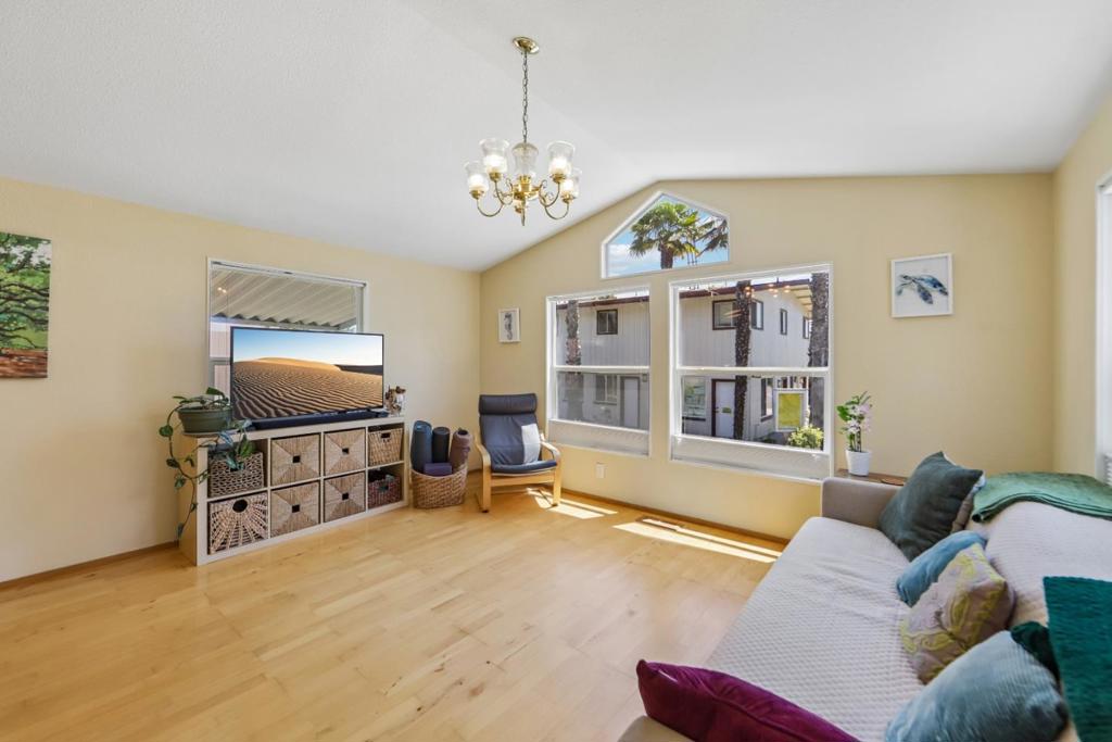 930 Rosedale Avenue 2 Property Photo 5