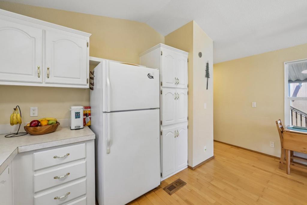 930 Rosedale Avenue 2 Property Photo 9