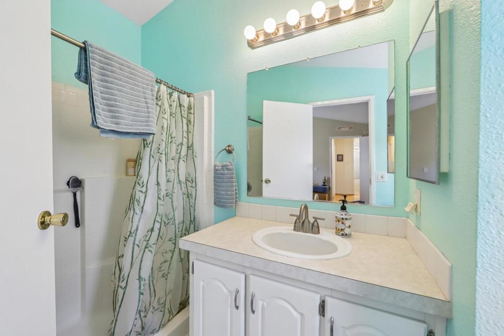 930 Rosedale Avenue 2 Property Photo 17