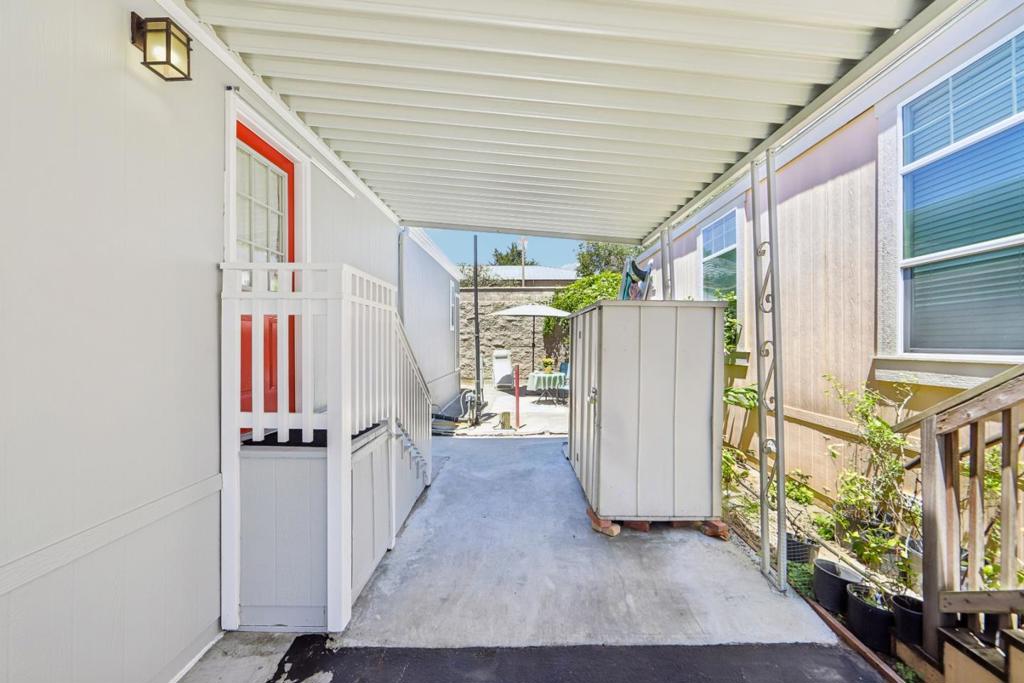 930 Rosedale Avenue 2 Property Photo 21