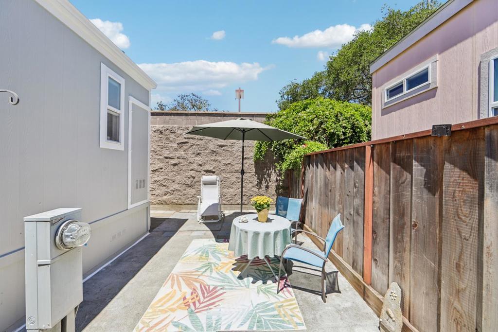 930 Rosedale Avenue 2 Property Photo 23