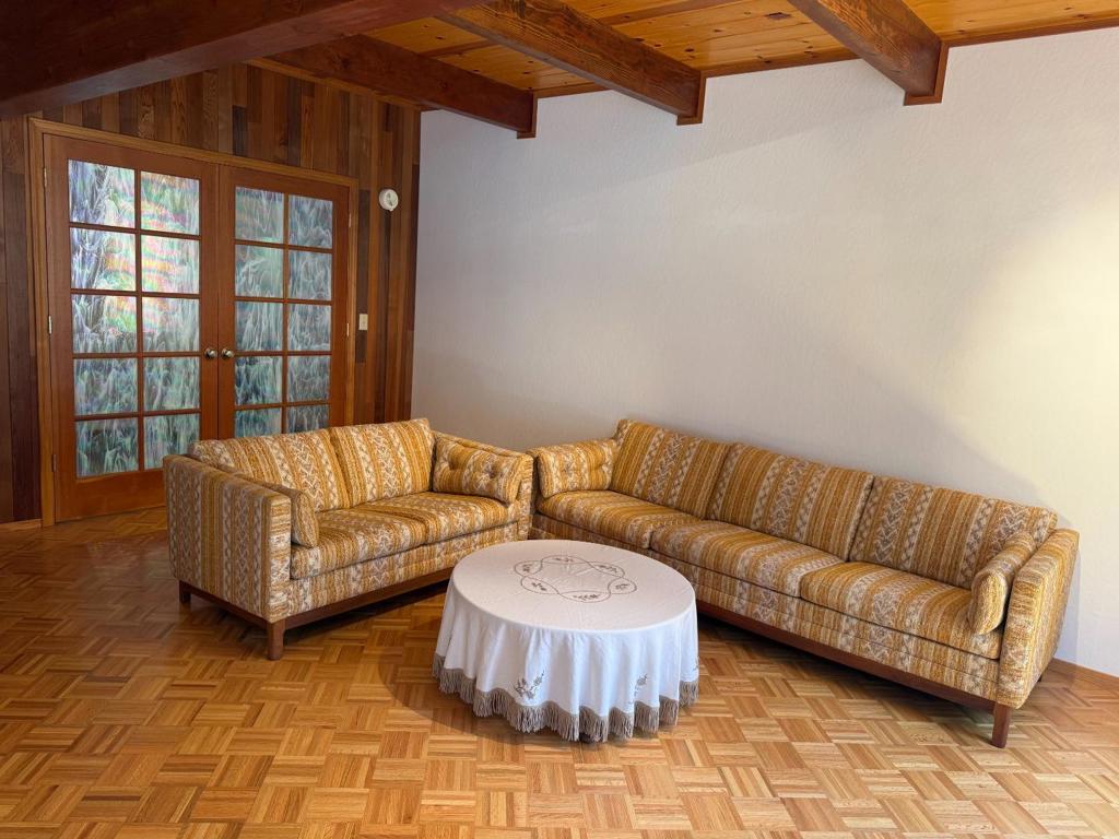 2624 Indian Rock Road Property Photo 15