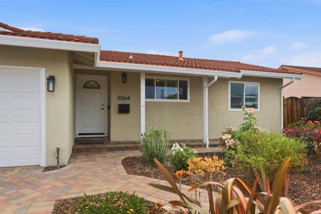 5064 Trenary Way Property Photo 5
