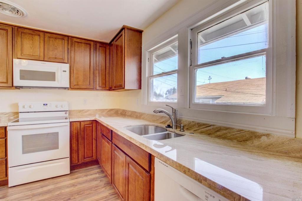206 Crest Street Property Photo 1