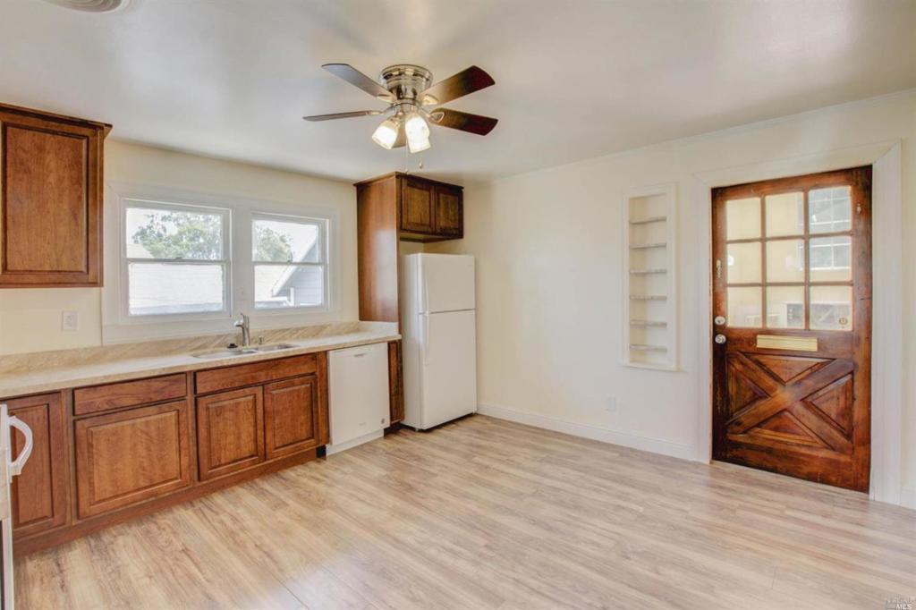 206 Crest Street Property Photo 6
