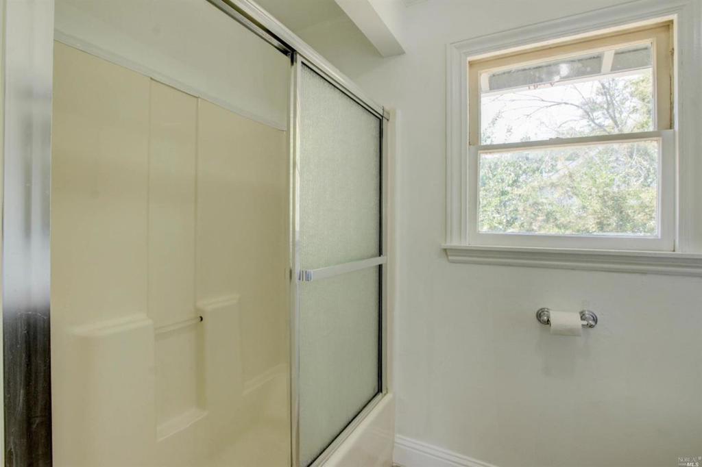 206 Crest Street Property Photo 9