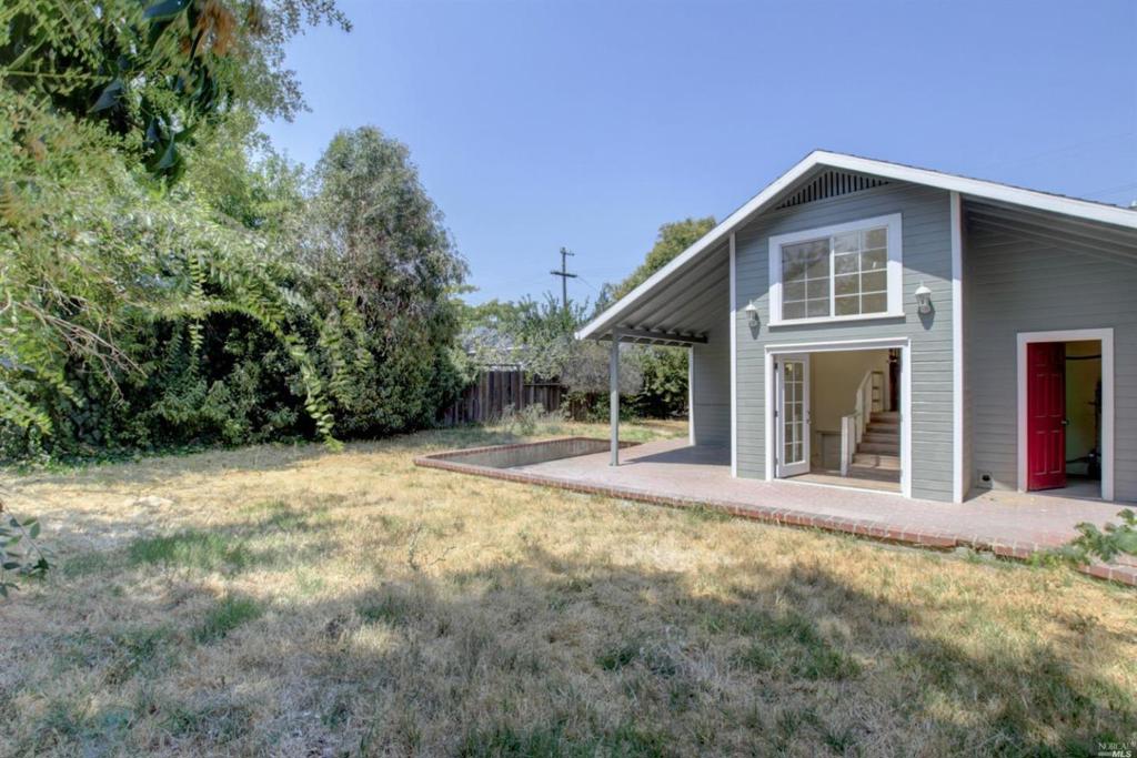 206 Crest Street Property Photo 11