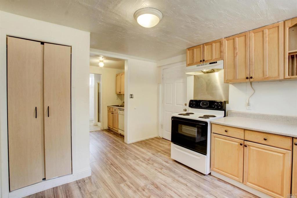 206 Crest Street Property Photo 16