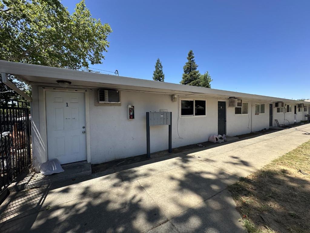 999 Arcade Boulevard Property Photo 1