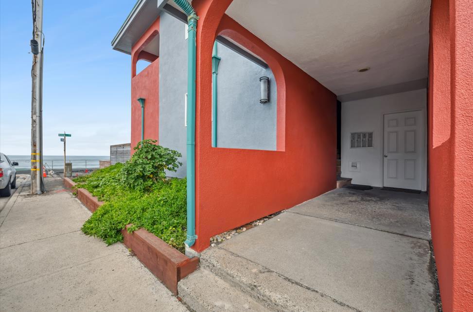 1 Paloma Avenue Property Photo 4