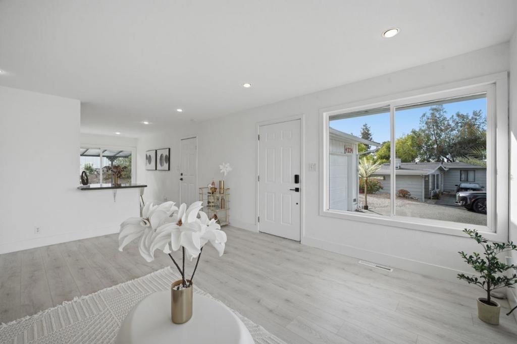 4334 Cowell Road Property Photo 8