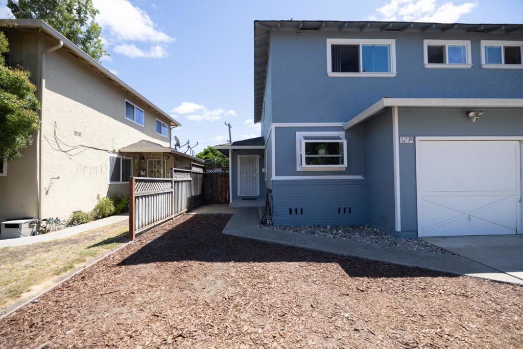 12741276 Flora Avenue Property Photo 4