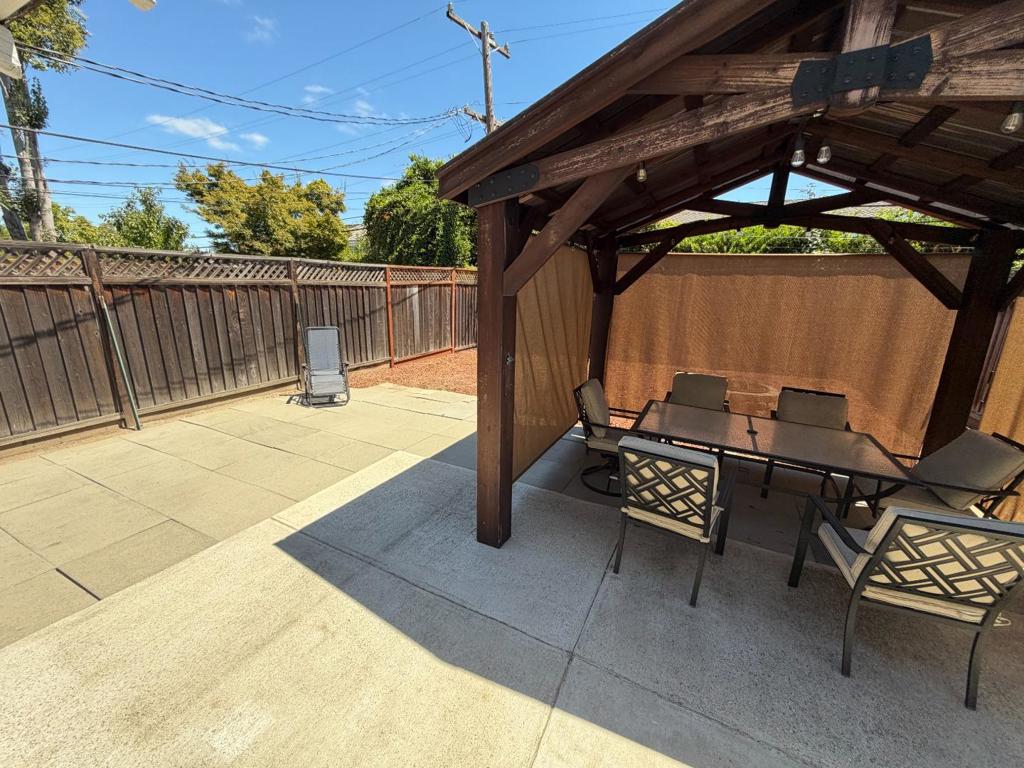 12741276 Flora Avenue Property Photo 10