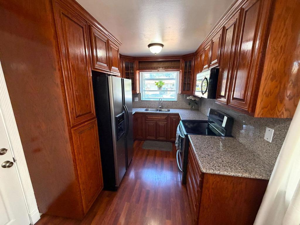 12741276 Flora Avenue Property Photo 18