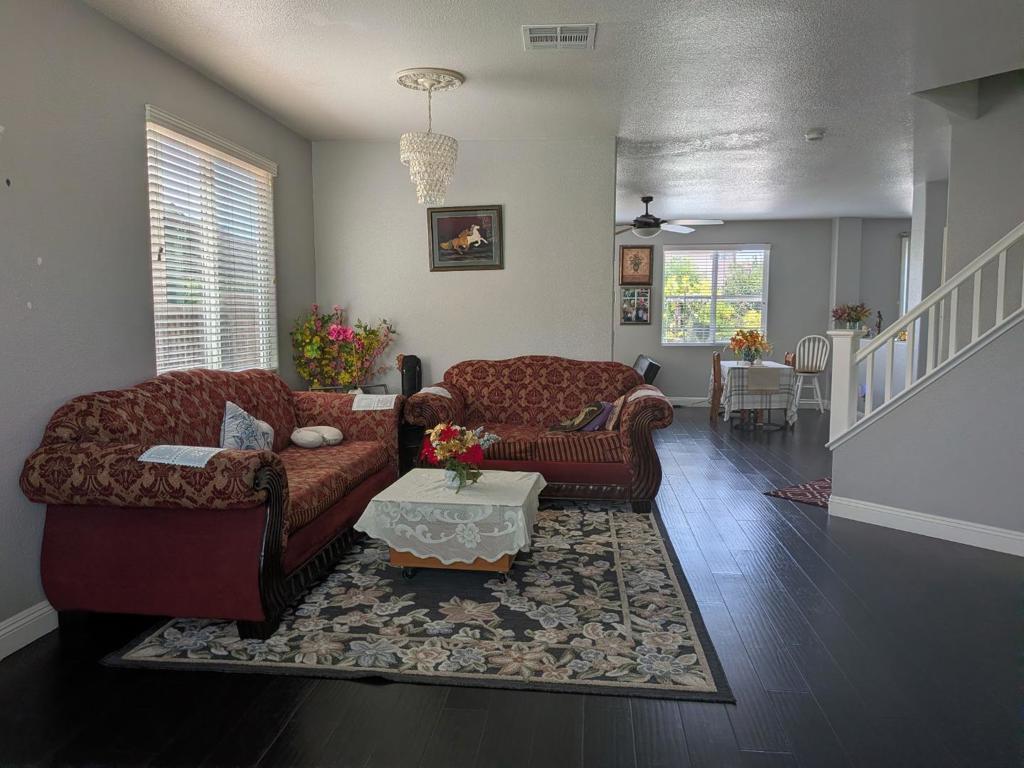 2517 Jayden Way Property Photo 5