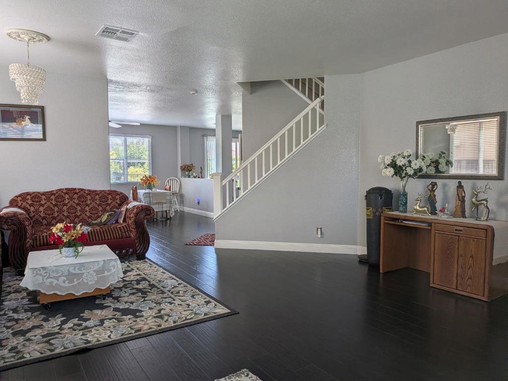 2517 Jayden Way Property Photo 6
