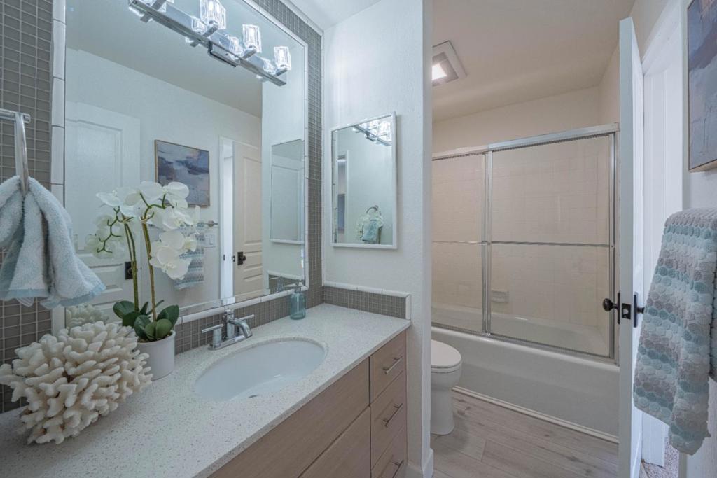 125 Surf Way 438 Property Photo 12