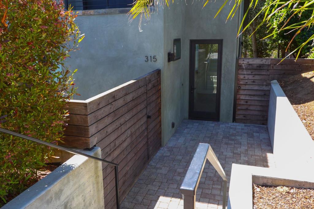 315 Los Altos Drive Property Photo 4