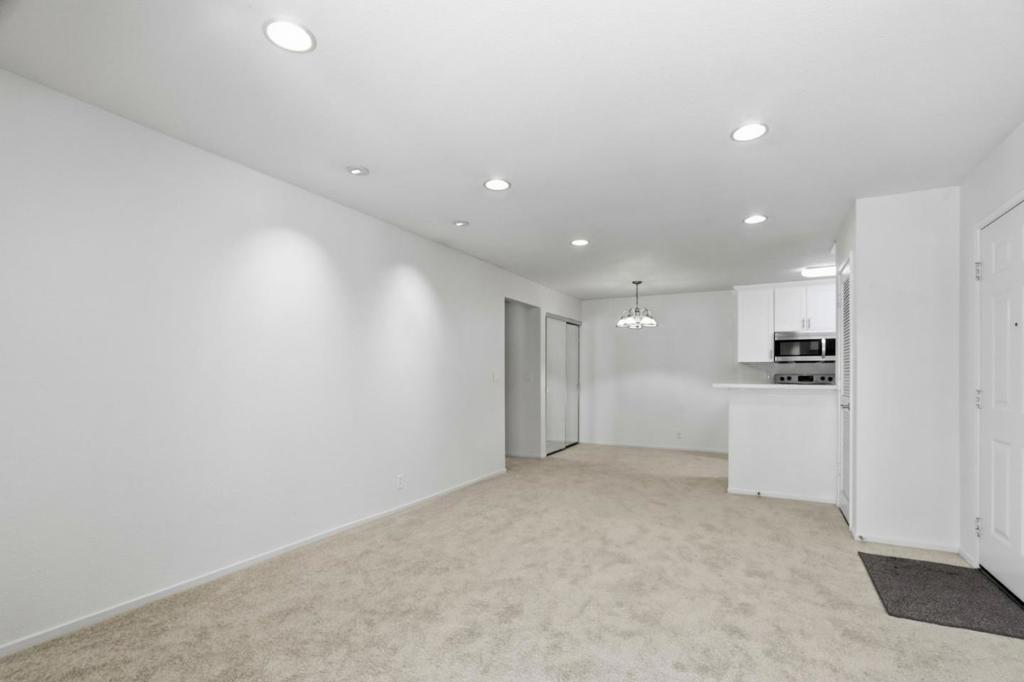2728 Somerset Park Circle Property Photo 6