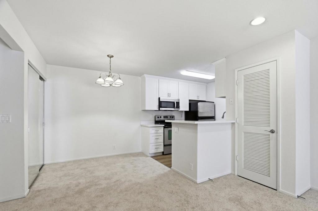 2728 Somerset Park Circle Property Photo 10