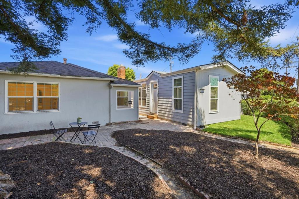 11021104 Palm Avenue Property Photo 3