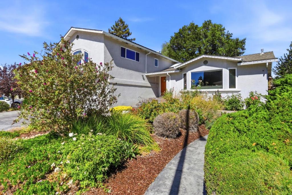 6124 Corte De La Reina Property Photo 3
