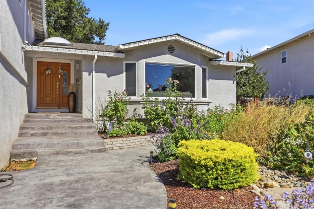 6124 Corte De La Reina Property Photo 4
